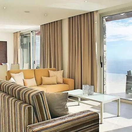 Villa Mirage